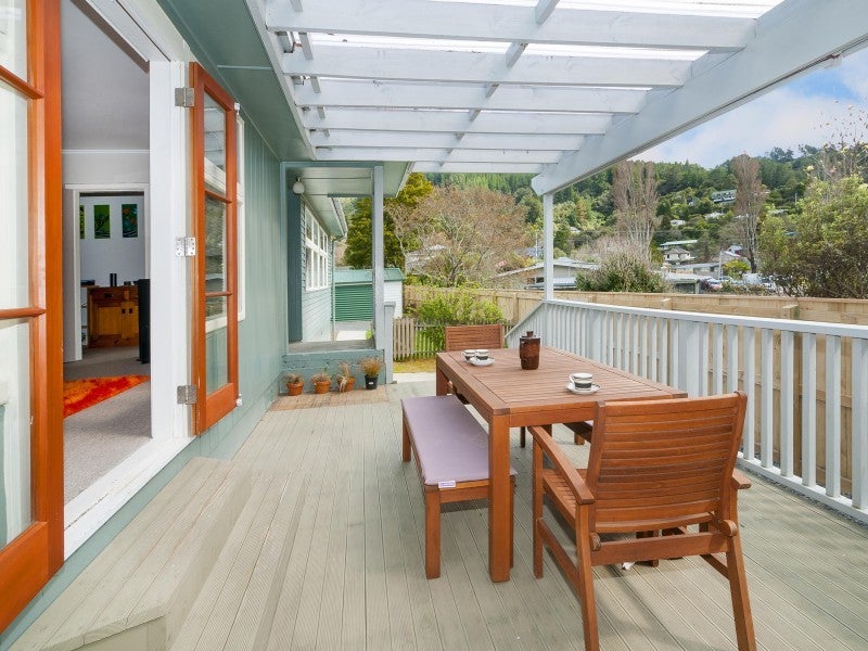 5 Forest Road, Pinehaven, Upper Hutt - Carousel 2