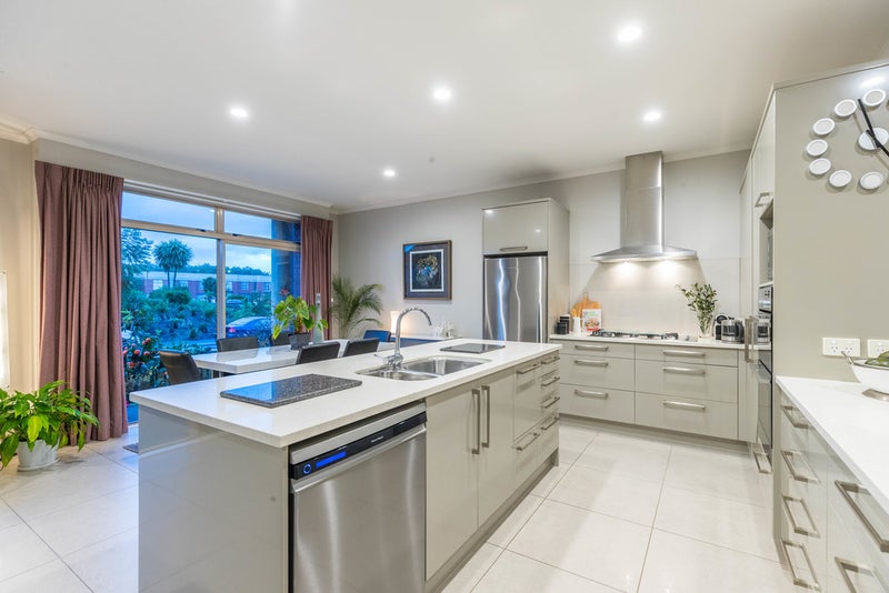 13 Singleton Avenue, Stonefields, Auckland - Carousel 1