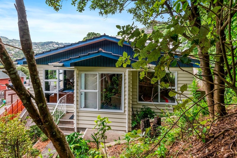 8B Randolph Road, Crofton Downs, Wellington - Carousel 1