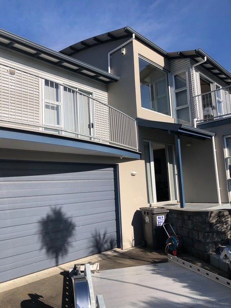 36 Seymour Grove, Kingsley Heights, Upper Hutt - Carousel 1