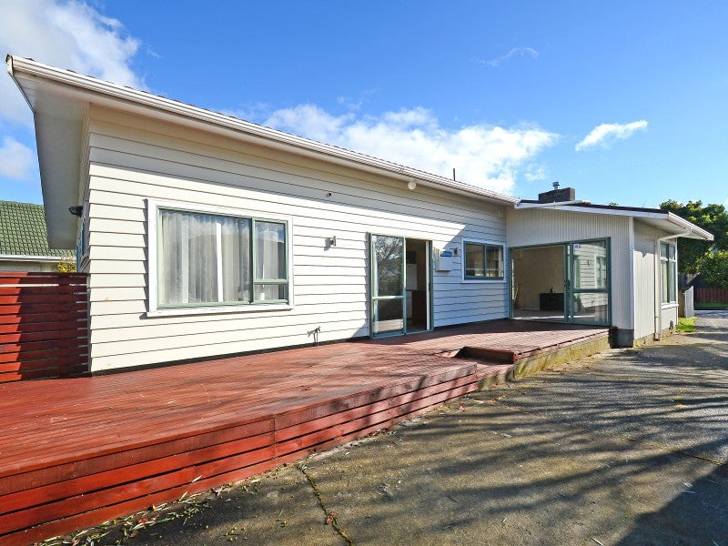 60 Oregon Drive, Maoribank, Upper Hutt - Carousel 1