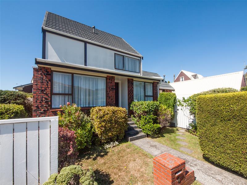 4 Lakewood Avenue, Churton Park, Wellington - Carousel 1