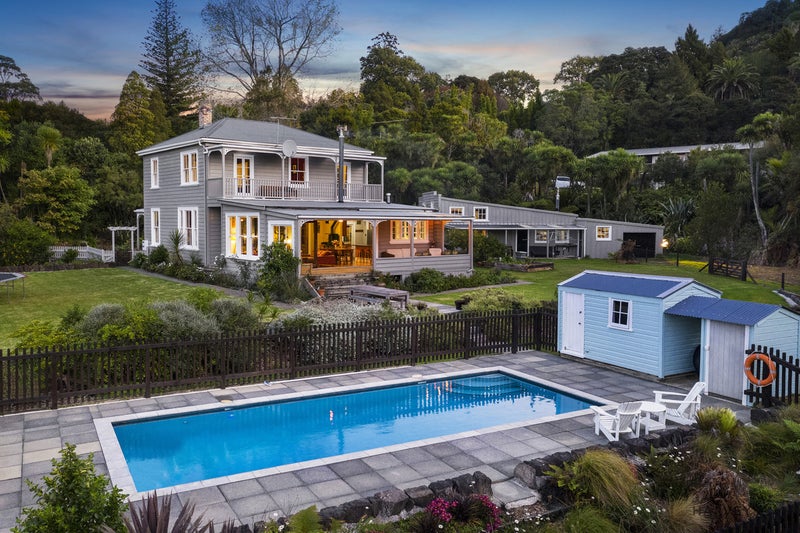 859 West Coast Road, Oratia, Auckland - Carousel 1