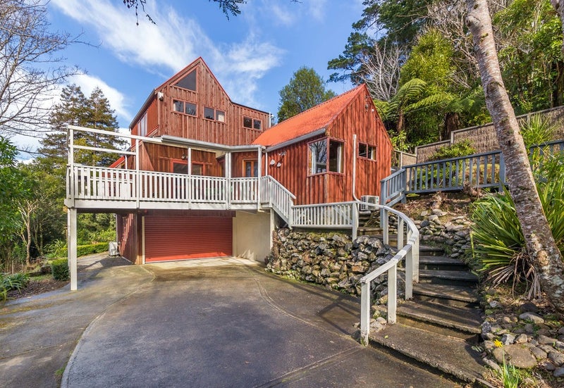 9 Avro Road, Blue Mountains, Upper Hutt - Carousel 1