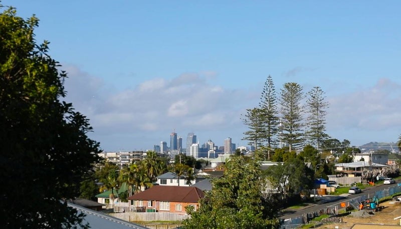 2/36 Potter Avenue, Northcote, Auckland - Carousel 2