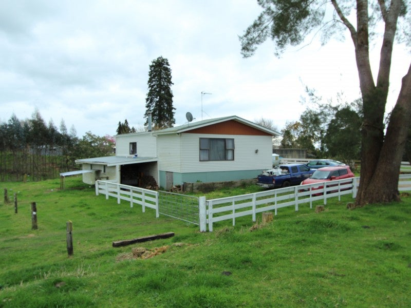 20 Kinloch Road, Putaruru - Carousel 1