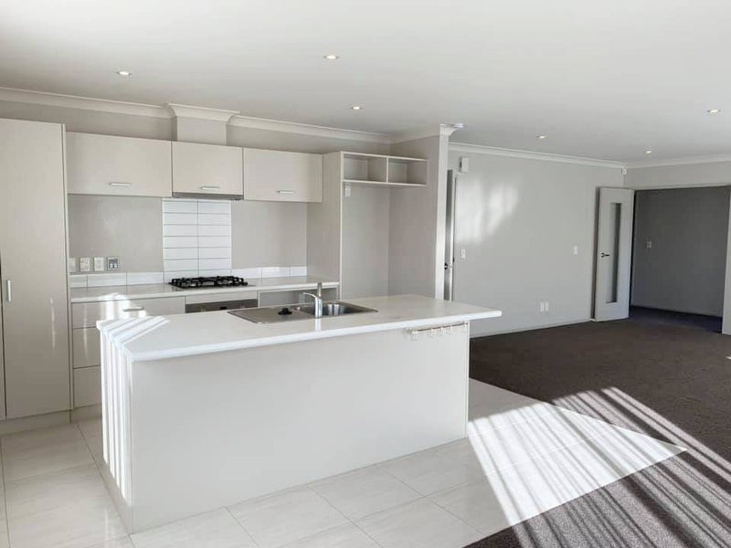 63 Staithes Drive North, Whitby, Porirua - Carousel 2