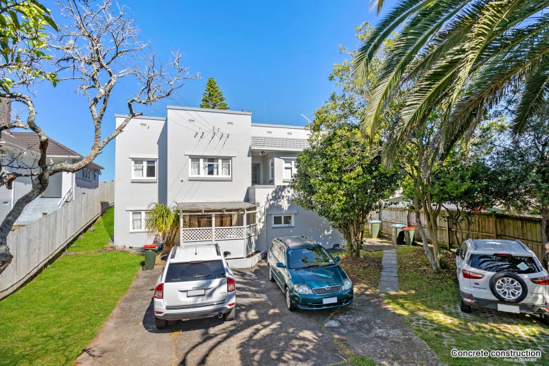 23 Te Kawa Road, One Tree Hill, Auckland - Carousel 1