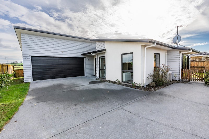 15 Chadwick Place, Rototuna North, Hamilton - Carousel 1