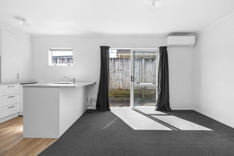 28D Lorne Street, Melville, Hamilton - Carousel 2