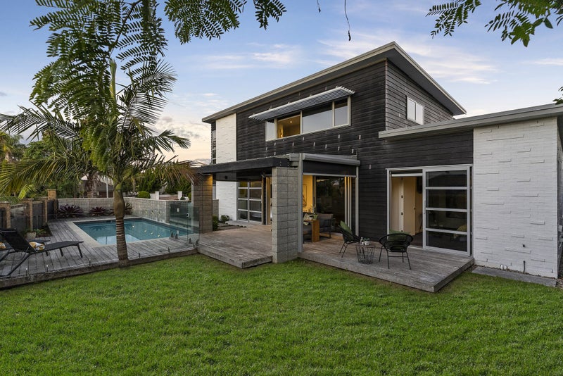 28 The Mews, Shamrock Park, Auckland - Carousel 2