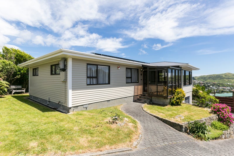 35 Carluke Street, Paparangi, Wellington - Carousel 1