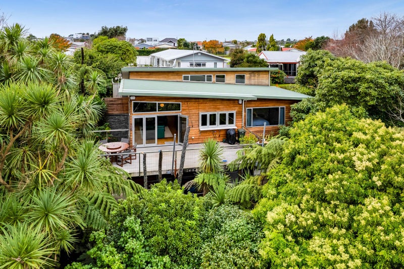 12 Leatham Avenue, Strandon, New Plymouth - Carousel 2