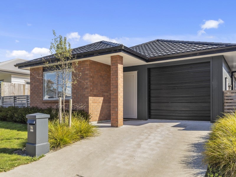 86 Farmer Crescent, Taita, Lower Hutt - Carousel 13