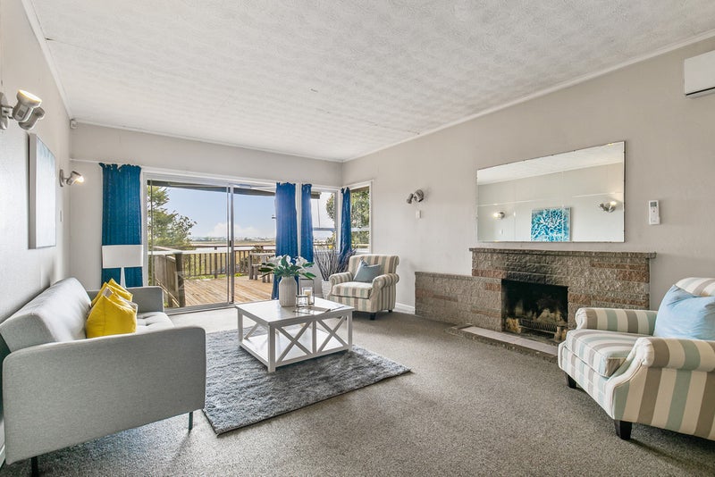 22 Seaside Avenue, Waterview, Auckland - Carousel 1