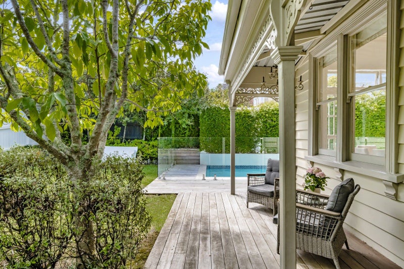 6 Rotomahana Terrace, Remuera, Auckland - Carousel 2