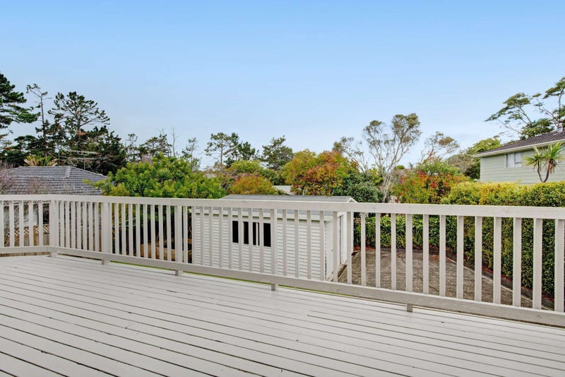 18 Regency Place, Sunnynook, Auckland - Carousel 17