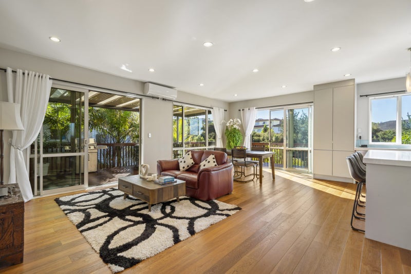 5 Bintulu Place, Fairview Heights, Auckland - Carousel 2