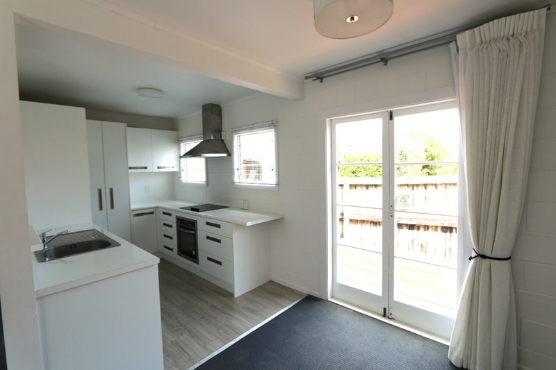 2/21 Raurenga Avenue, Royal Oak, Auckland - Carousel 2