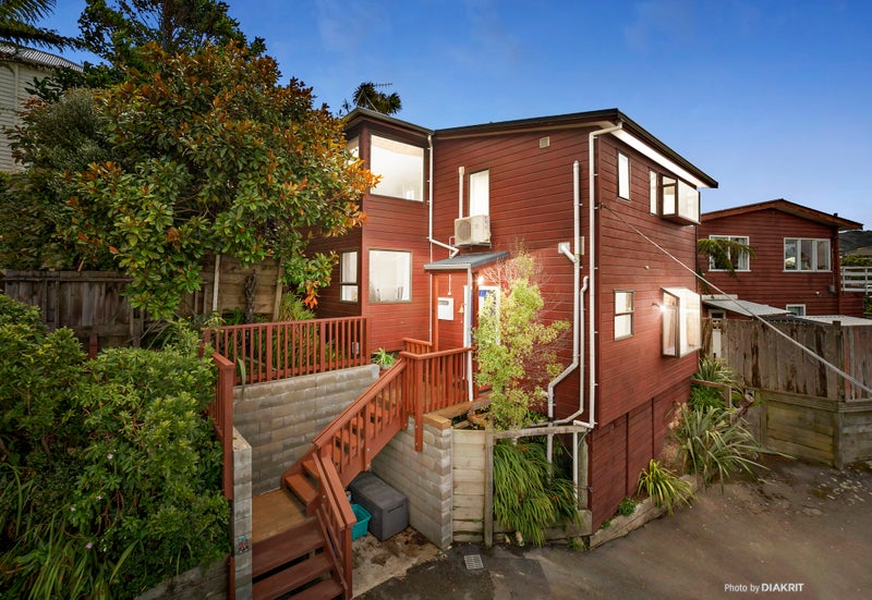 84 Raroa Road, Kelburn, Wellington - Carousel 1