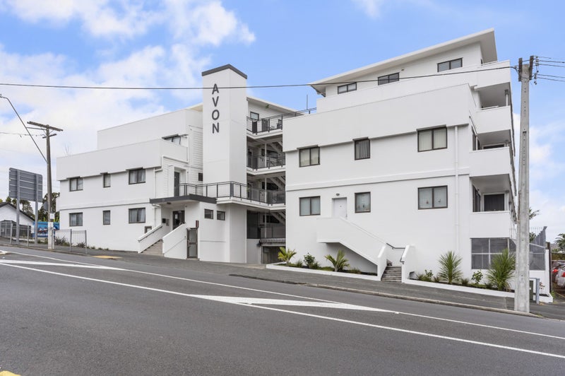 2/21E Saint Jude Street, Avondale, Auckland - Carousel 1