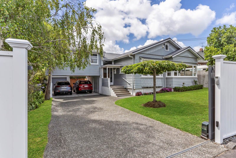 50 Bollard Avenue, New Windsor, Auckland - Carousel 1