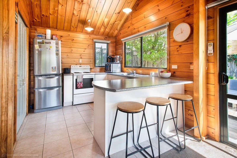 1/8 Milton Road, Northcote Point, Auckland - Carousel 7