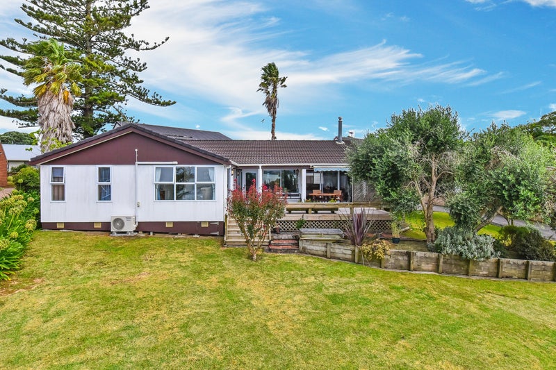 27 Beihlers Road, Weymouth, Auckland - Carousel 1