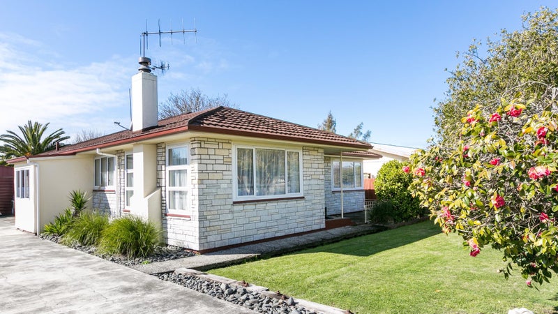37 Buckingham Street, Whakatu, Hastings - Carousel 1