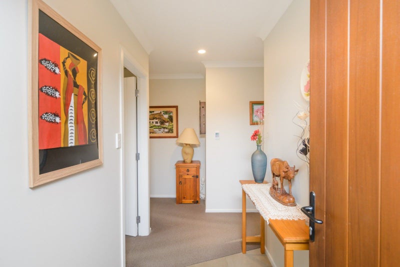5 Brooklyn Heights Drive, Kelvin Grove, Palmerston North - Carousel 2