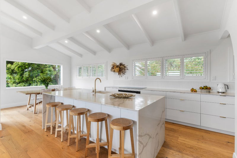 3 Francis Avenue, Stanmore Bay, Whangaparaoa - Carousel 2