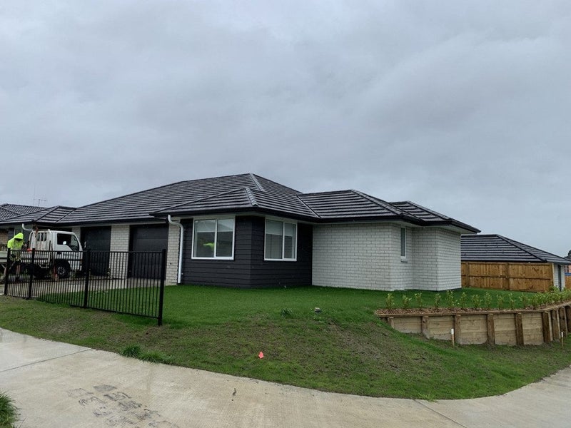 2/45 Ladeira Place, Fitzroy, Hamilton - Carousel 2