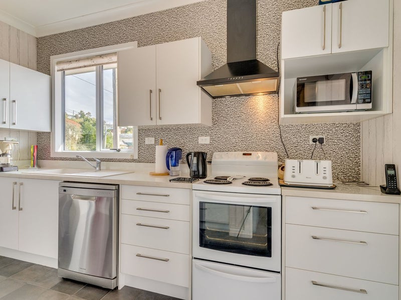 63 Easther Crescent, Kew, Dunedin - Carousel 2