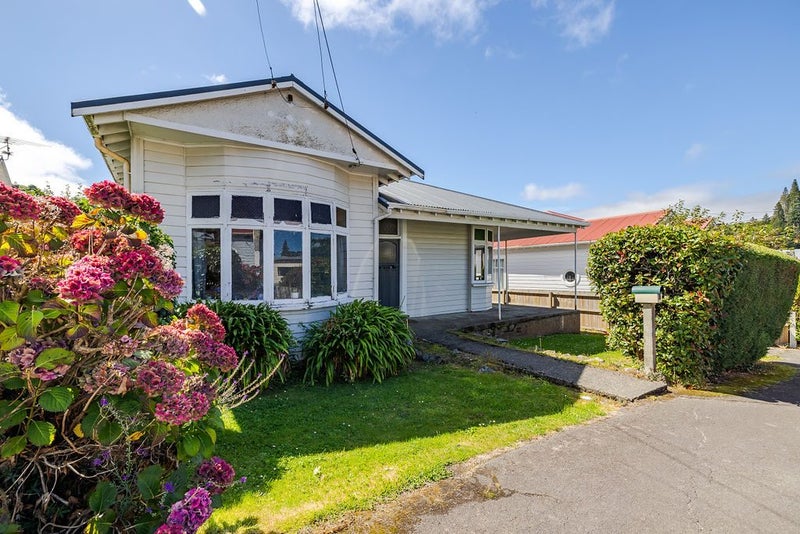 24 Gladstone Road, North East Valley, Dunedin - Carousel 1
