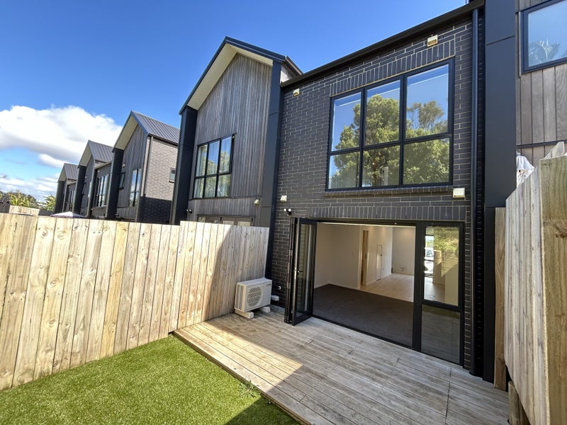 7/27 Price Crescent, Mount Wellington, Auckland - Carousel 1