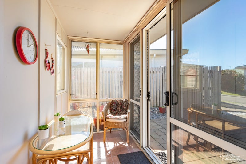 2/17 John Street, Trentham, Upper Hutt - Carousel 14