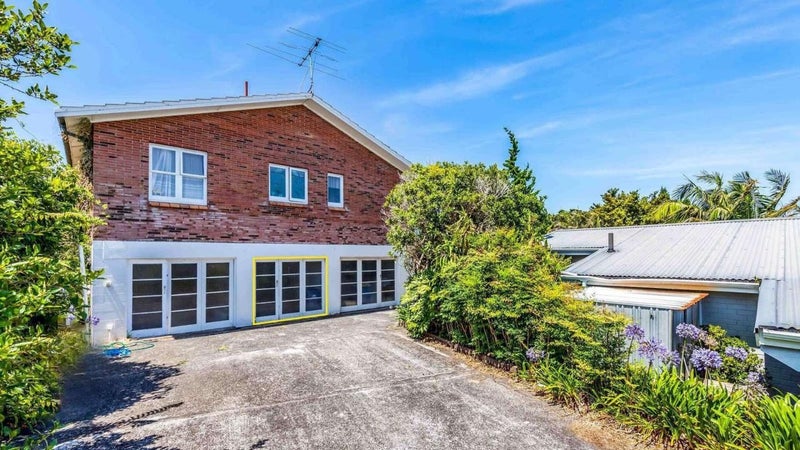 2/18 Fowler Street, Northcote, Auckland - Carousel 2