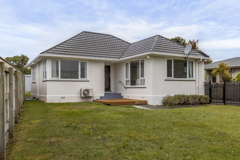 23 Main Road, Titahi Bay, Porirua - Carousel 2