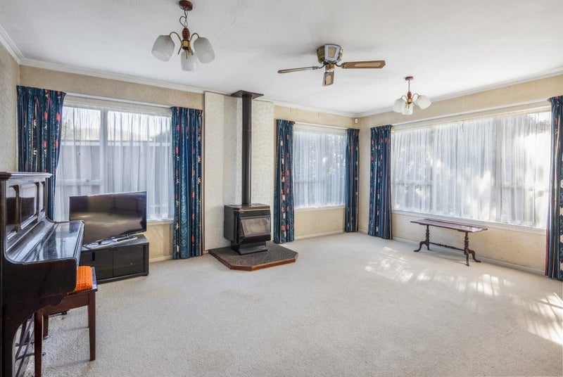 10 Gray Street, Pukerua Bay, Porirua - Carousel 2