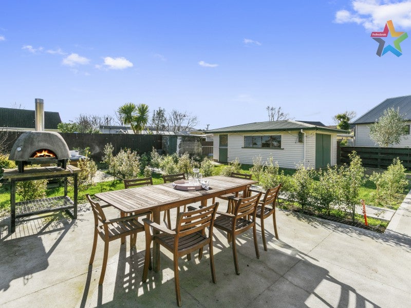2 Wood Grove, Naenae, Lower Hutt - Carousel 2