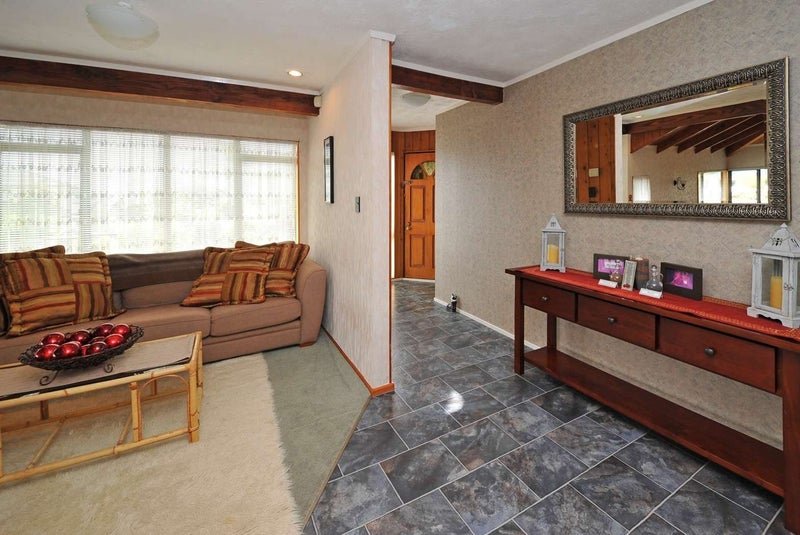 15 Rakaia Rise, Clover Park, Auckland - Carousel 2