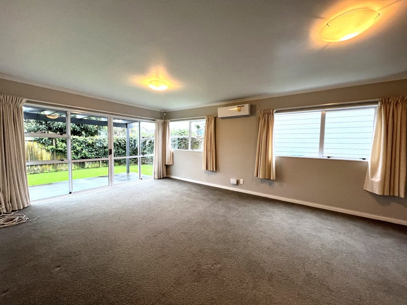 2/25 Oakley Avenue, Waterview, Auckland - Carousel 2