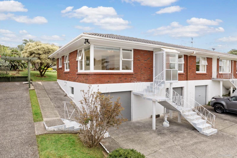 1/6 East Coast Road, Milford, Auckland - Carousel 1