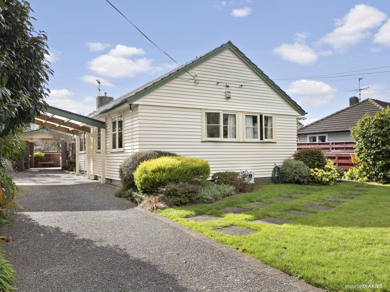 6 Tennyson Street, Trentham, Upper Hutt - Carousel 1