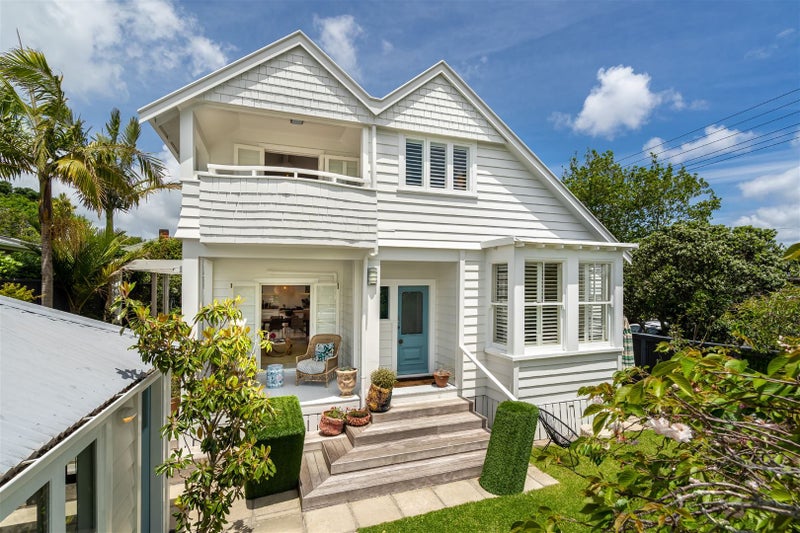 5 Turnbull Road, Narrow Neck, Auckland - Carousel 1