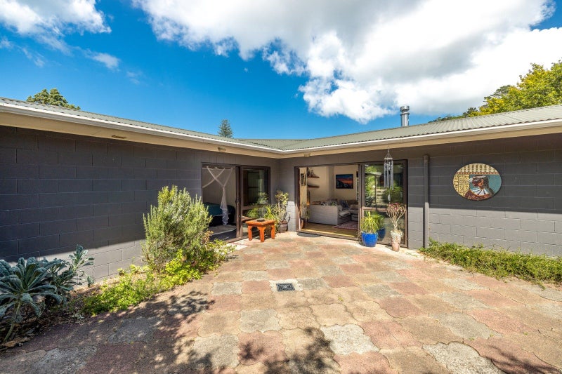 36 Te Toki Road, Ostend, Waiheke Island - Carousel 2