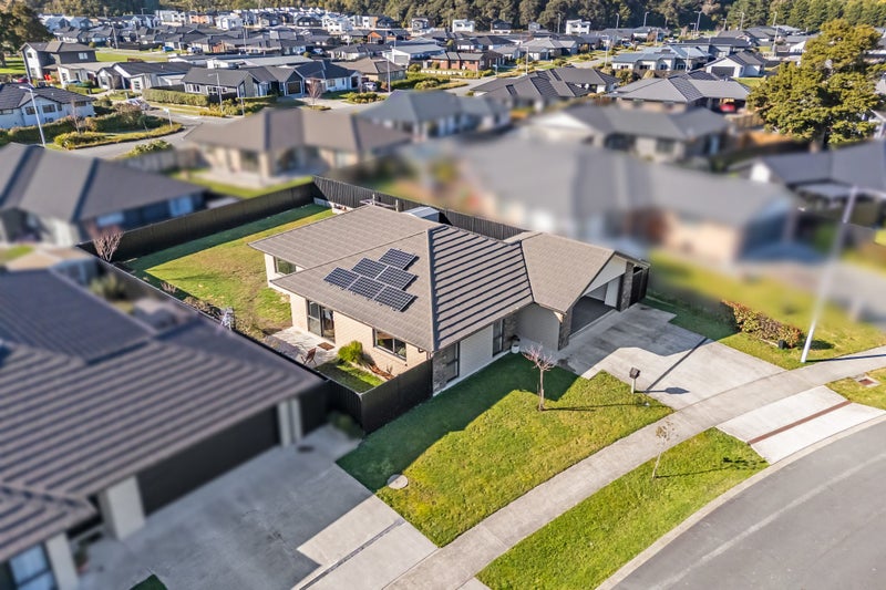 16 Te Punga Road, Wallaceville, Upper Hutt - Carousel 21