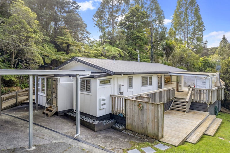 146 Laingholm Drive, Laingholm, Auckland - Carousel 1