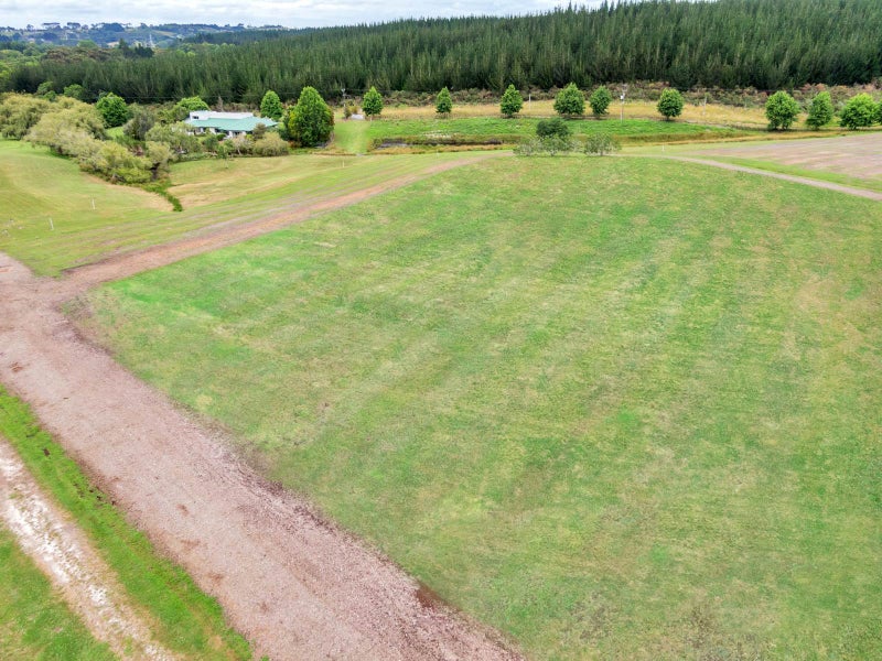 243C Mill Flat Road, Riverhead, Auckland - Carousel 1