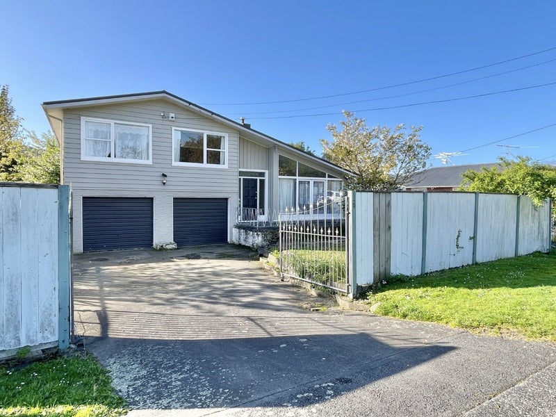 1129 Fergusson Drive, Clouston Park, Upper Hutt - Carousel 1
